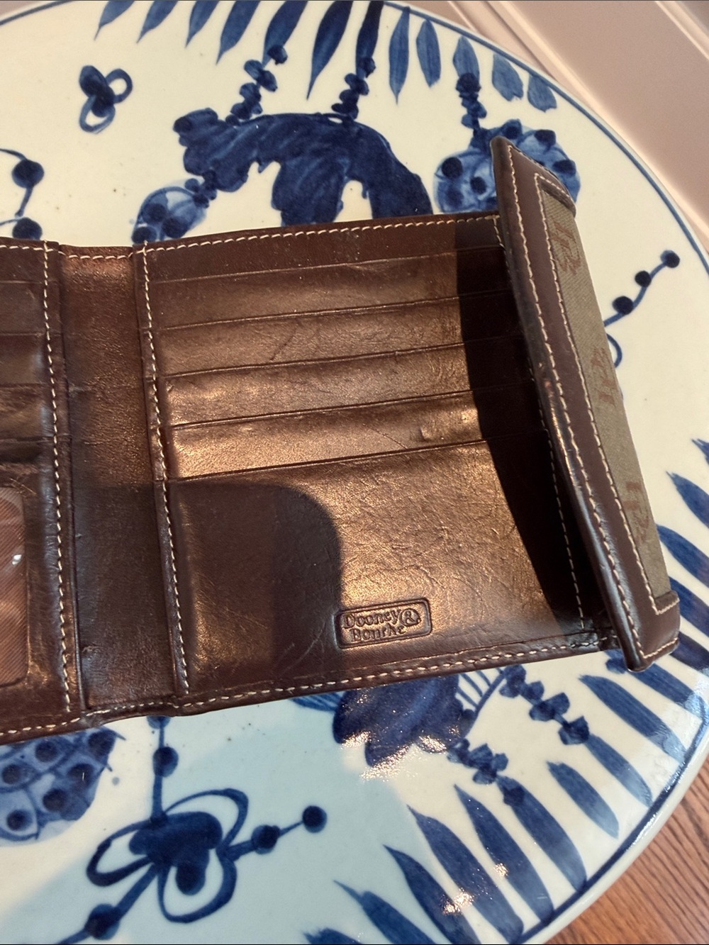 Vintage Dooney & Bourke wallet - Picture 4 of 5
